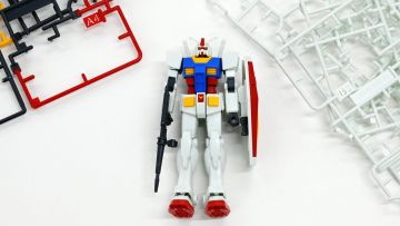 Gunpla RX-78-2 Entry Grade (Gigazine) Pria ditahan usai menukar boks gundam di toko hobi di akihabara