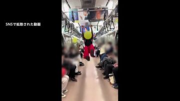 Konten turis asal AS yang mengganggu publik di kereta Jepang Konten turis asal AS yang mengganggu publik di kereta Jepang