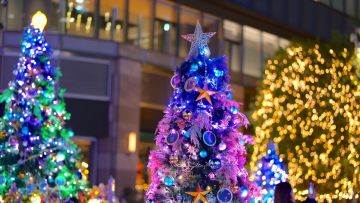 Acara Natal yang juga dirayakan di Jalan Marunouchi Acara Natal yang juga dirayakan di Jalan Marunouchi