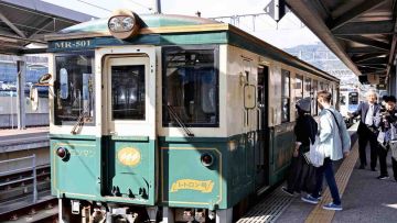 Kereta wisata Retron Kereta wisata Retron