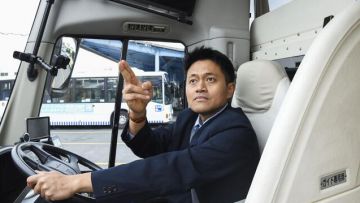 Iyus, pria asal Indonesia yang jadi pengemudi bus pertama dalam program pekerja terampil Jepang Iyus, pria asal Indonesia yang jadi pengemudi bus pertama dalam program pekerja terampil Jepang