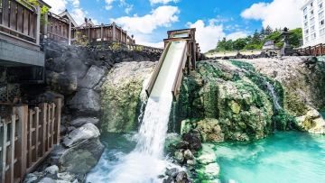 Berendam di Kusatsu Onsen, Prefektur Gunma Berendam di Kusatsu Onsen, Prefektur Gunma