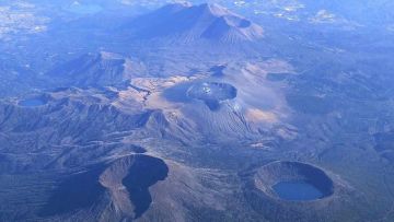 Gunung Shinmoedake Gunung Shinmoedake