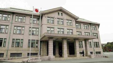 Badan Rumah Tangga Kekaisaran Jepang (Yomiuri Shimbun) menggelapkan dana pribadi milik Kaisar