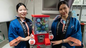 Airplane Gacha dari Air Japan Airplane Gacha dari Air Japan