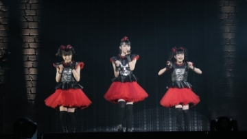 BabyMetal-to-Hold-Their-Largest-Concert-to-Date-at-the-Makuhari-Messe-620x400
