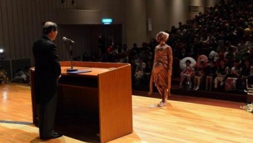 Bagaimana cara membuat acara kelulusan menjadi lebih seru Bercosplay! (7)