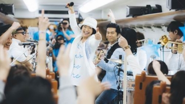 DREAMS COME TRUE tampil di dalam kereta Shinkansen yang melaju 260kmjam (1)