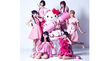 Dempagumi.inc dan Hello Kitty membentuk unit khusus untuk melawan gigitan nyamuk!
