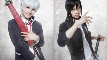 Drama panggung kedua K memperkenalkan para pemerannya dalam kostum mereka (1)