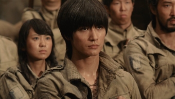 Foto-foto adegan terbaru dari film live-action Attack on Titan menampilkan Eren dan karakter baru (1)