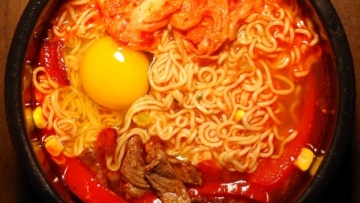 Ini Cara Bikin Ramen Telur Kari Pedas