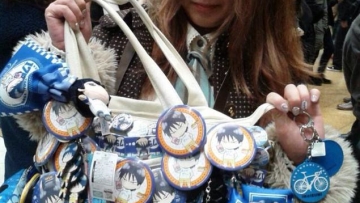 Itabag, tas khusus para penggemar anime dipamerkan oleh gadis-gadis otaku (4)