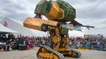 Mantap! Robot raksasa ini menantang robot dari Jepang untuk berduel!