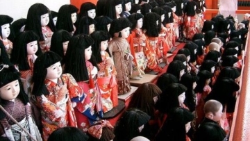 Mistis dan Buang Sial di Kuil Boneka Jepang (4)