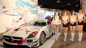 Mobil balap Mercedes Benz terbaru Racing Miku dipamerkan pada Winter WonFes (11)