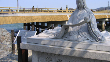 Penulis novel pertama di dunia berasal dari Jepang (2)