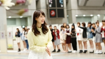 Rena Matsui (SKE48) menghadiri acara jabat tangan terakhirnya di Nogizaka46