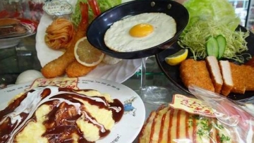 Replika Makanan Ini Tampak Menggiurkan dan Ampuh Tarik Pengunjung Restoran! (1)