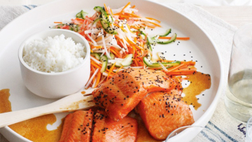 Resep teriyaki salmon dengan acar sayuran khas Jepang yang lezat