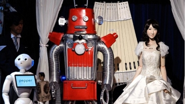 Unik! Sepasang robot telah menggelar pernikahan mereka di Jepang! (1)