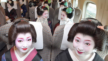 Untuk mempromosikan pariwisata, para geisha di Kyoto pergi menggunakan Shinkansen ke Tokyo