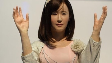 Wanita Cantik ini Ternyata Robot!