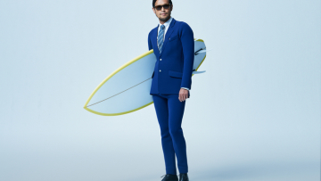 Wow! Di Jepang ada pakaian pegawai kantoran untuk berselancar di pantai, dan sebaliknya! (1)