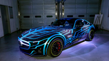 Wow! Mobil futuristik ini akan tampil di film Kamen Rider! (1)