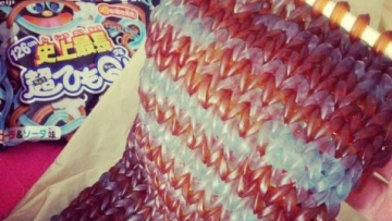 begini jadinya kalau permen jelly dipertemukan dengan seni rajut (6)