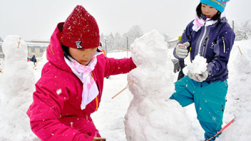 rekor boneka manusia salju