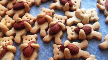 resep-membuat-kue-beruang-memeluk-kacang-almond-1