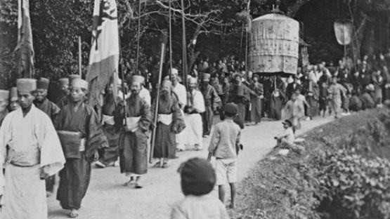 Mengintip Keseharian Penduduk Okinawa Sebelum Perang Melalui Foto