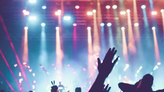 Apakah Sopan Ikut Bernyanyi Saat Konser di Jepang