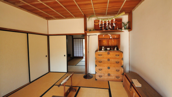  Rumah  tradisional  Jepang  Tatami dan beberapa takhayulnya 