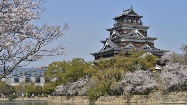  Hiroshima Castle, Gaijin Pot