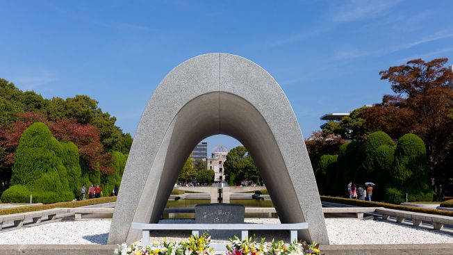  Hiroshima Peace Memorial Park & Museum, Balon Greyjoy - Wikimedia