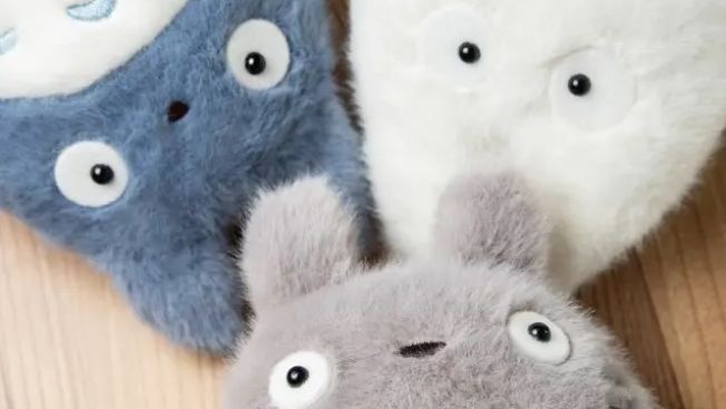 Gemas dan Hangat! Dompet Berbulu Studio Ghibli & Sprited Away Terbaru