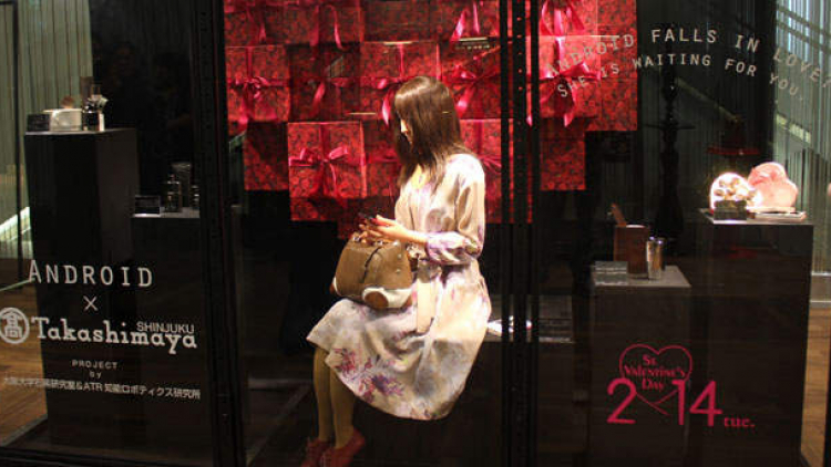 geminoid-japanese-android-robot-takashimaya-1