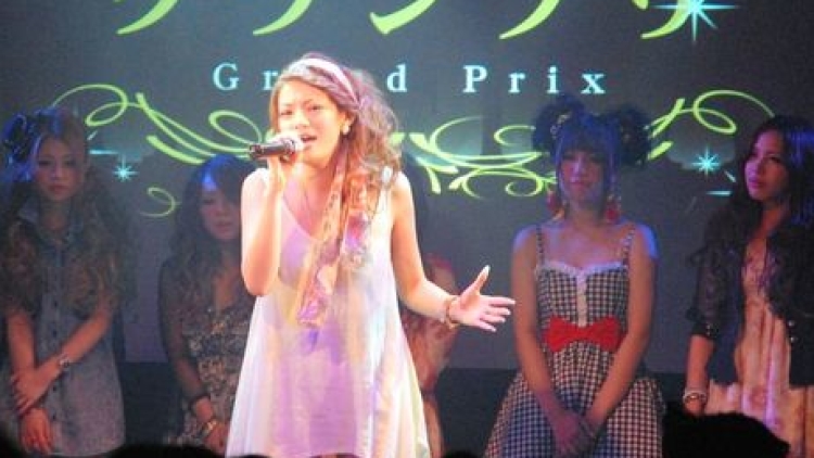 gals enka - momoyo fukuda