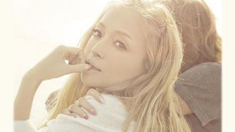 ayumi-hamasaki-again-splash-crop