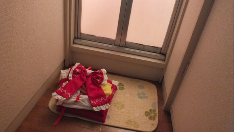 bathroom cosplay - main