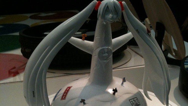miku-roomba-crop miku-roomba-crop
