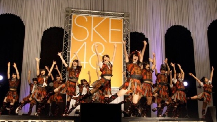 ske48-600x399 ske48-600x399