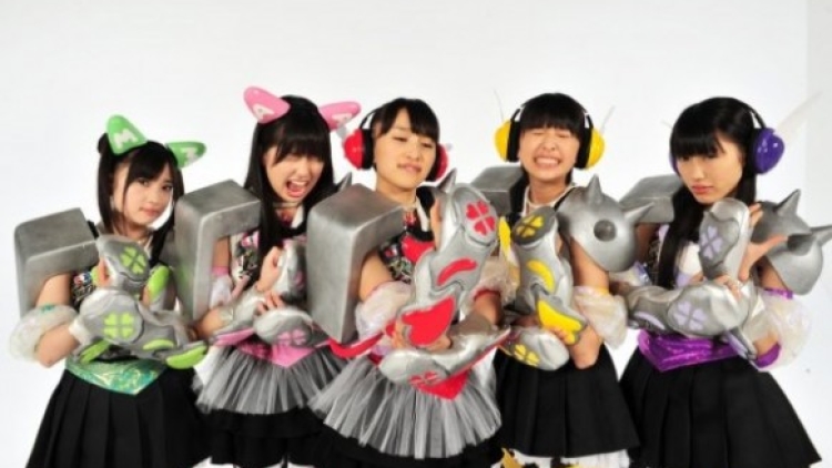 Momoiro-Clover-Z-582x387