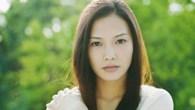 yui - interview fuji tv - crop