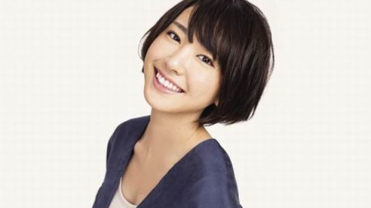 yuiaragaki-japanrecordaward-2012-host-japan