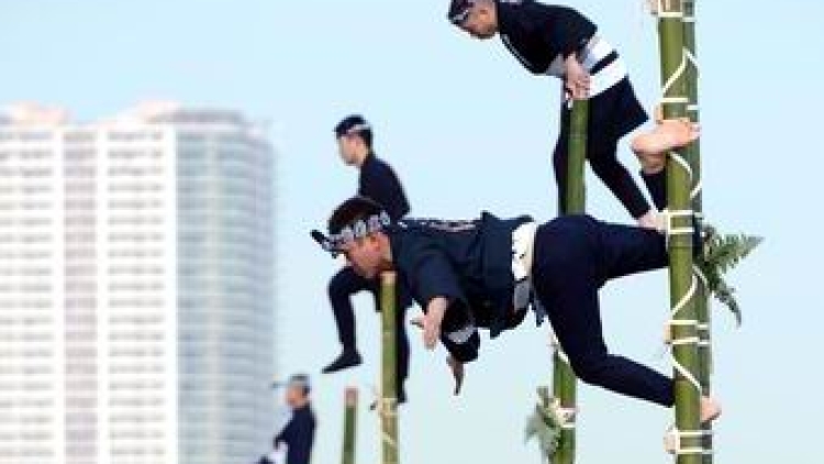 tokyo-firefighters-demonstration-quake-japan-fitur