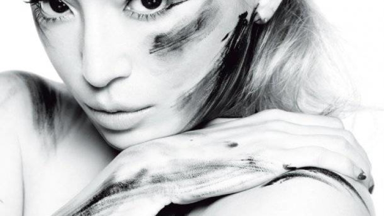 hamasaki-ayumi-_1383237255_af_org