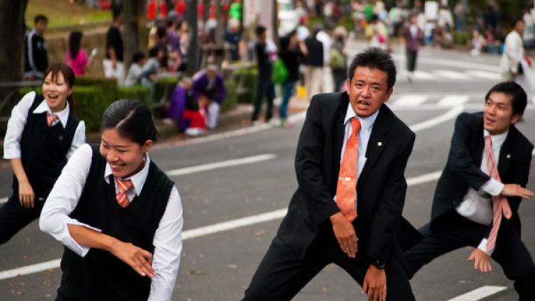 salary-man-dance-766